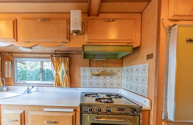 Travel Queen Camper Kitchen