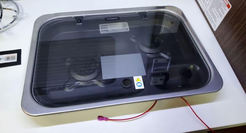Momentary Switch In Place In The Cooktop