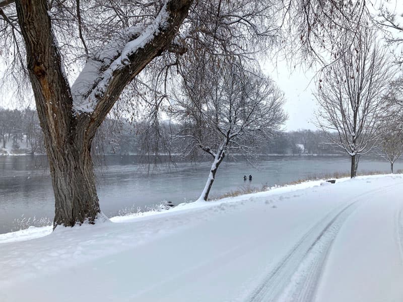 Mississippi River Wading Cold Fishing