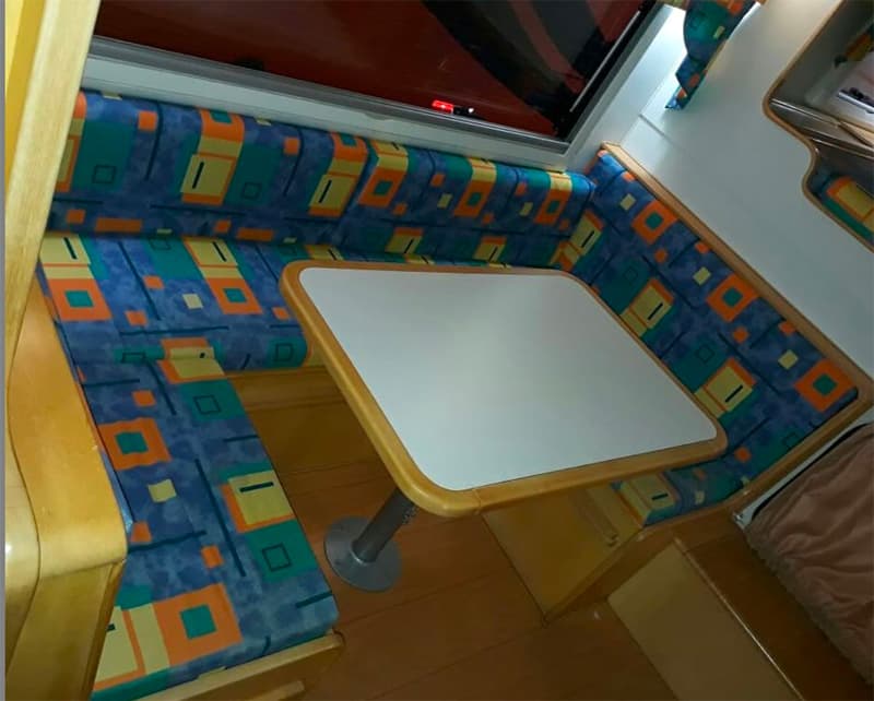 Motortrailer Camper Dinette