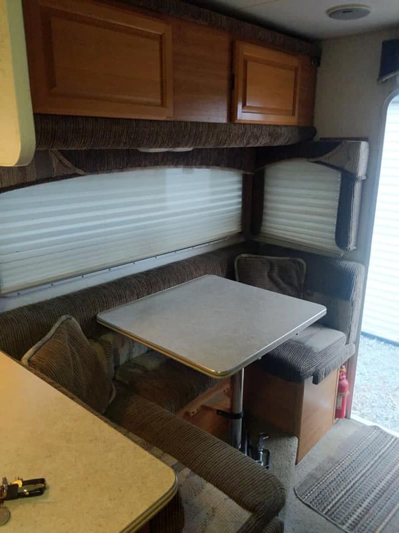 Interior Lance 1030 Dinette Before