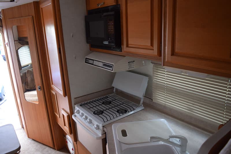 Interior Lance 1030 Kitchen And Bathroom Before