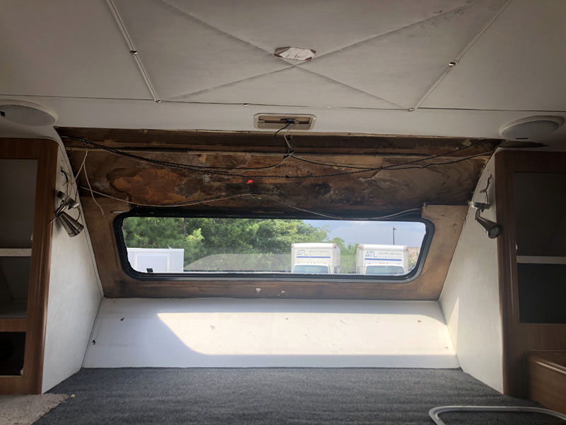 Lance 1030 Front Window Rot