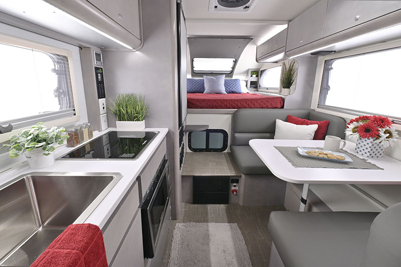 2022 Cirrus 820 Camper