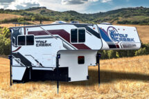 Wolf Creek Camper 890 Exterior Desert Palms