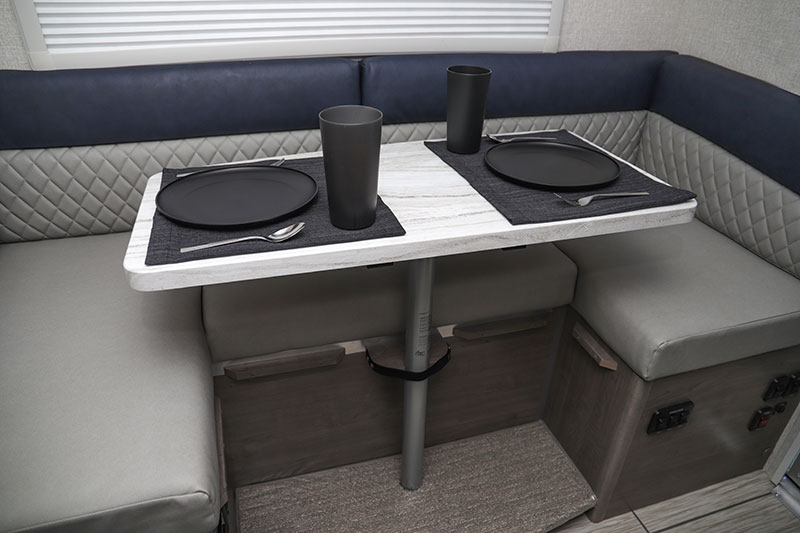 2022 Lance 650 Dinette