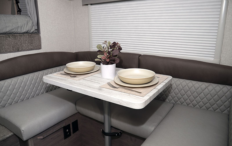 2022 Lance 825 Dinette