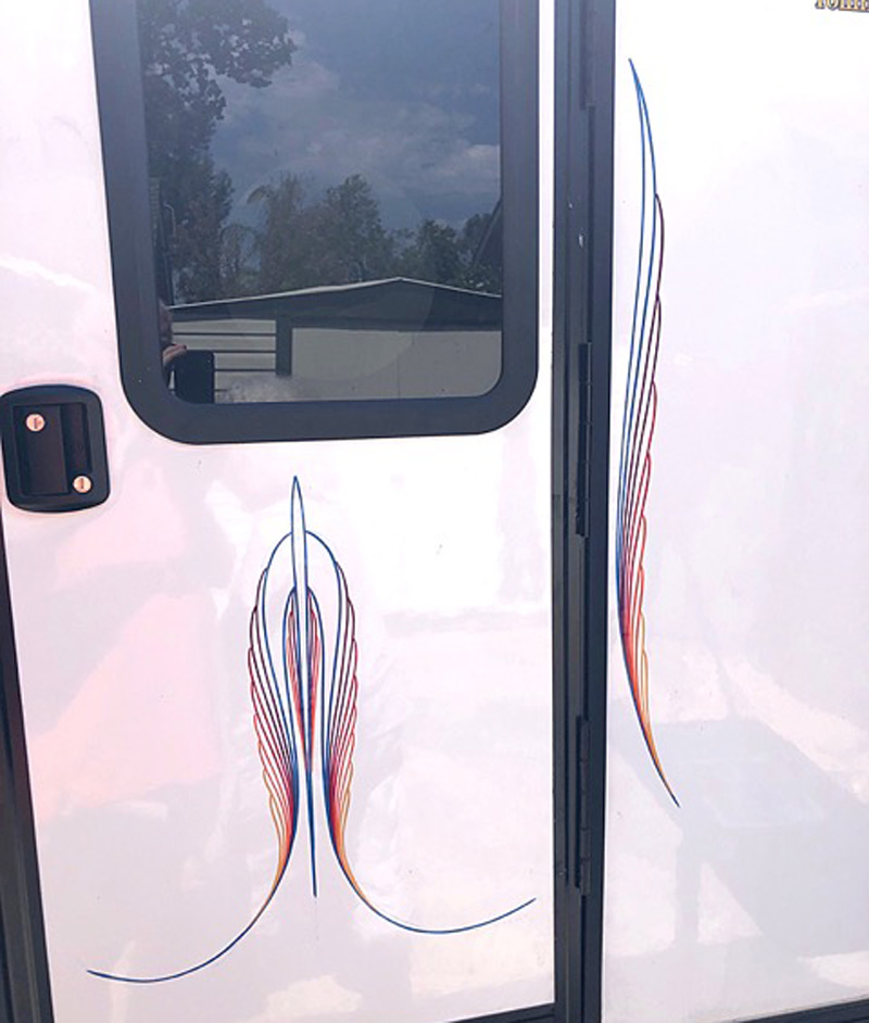 Pinstriping On Back Of Camper