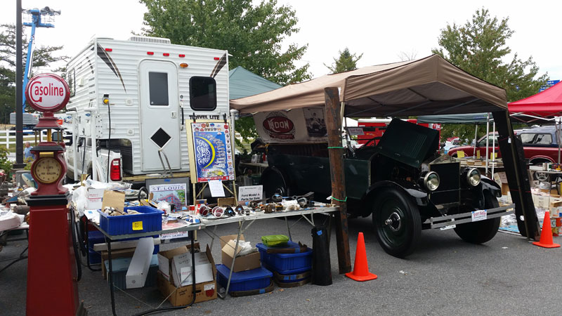 2017 01 AACA Hershey PA Swap Meet With 1923 Moon 6 40 Touring