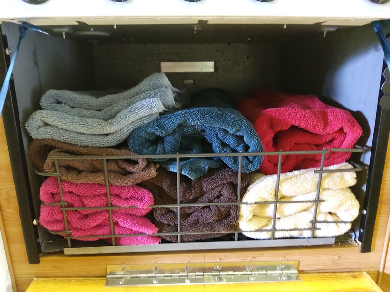 Camper Oven Space Store Towels