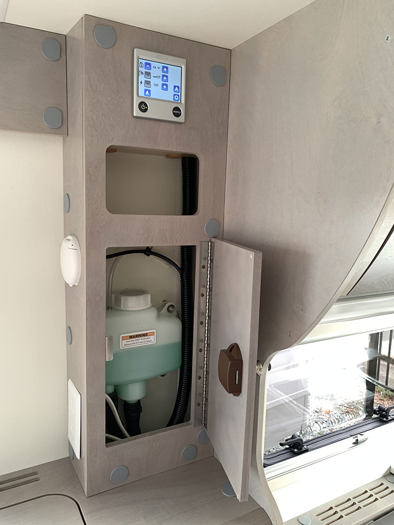 Cirrus 620 Cabover Glycol And Alde Controls