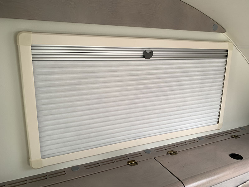 Cirrus 620 Cabover Window Blackout