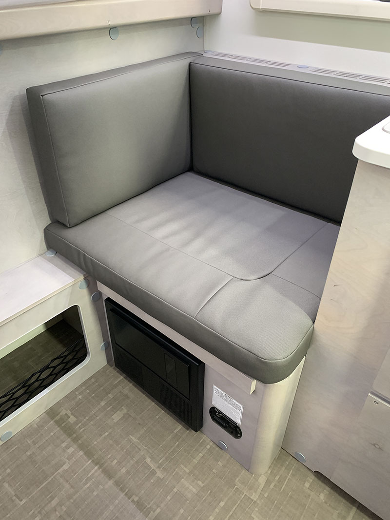 Cirrus 620 Dinette Seat