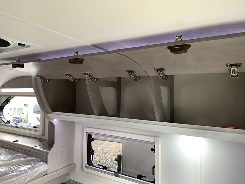 Cirrus 620 Upper Cabinetry Trio Open