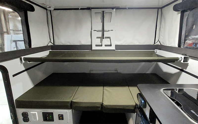 Stretcher Bed And Dinette Bed In HBE Camper