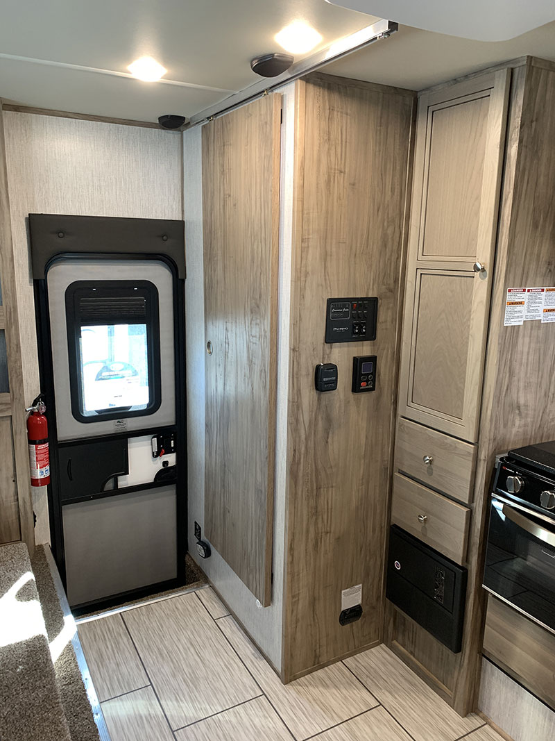 Palomino HS-2910 Camper Bathroom Door Closed