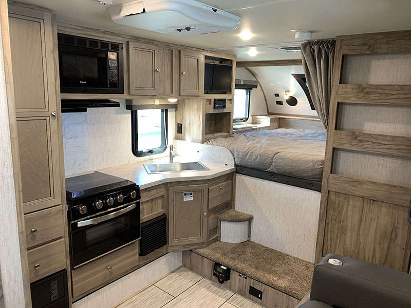 Palomino HS 2910 Camper Interior Front Wide