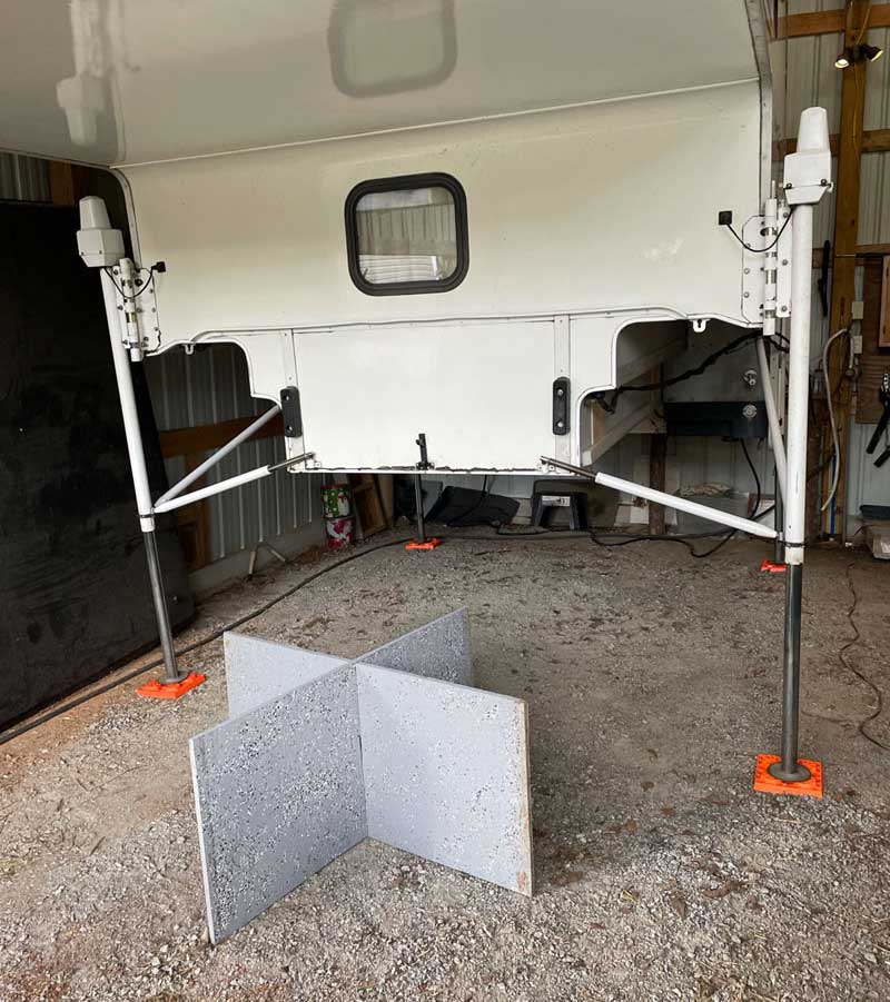 https://www.truckcampermagazine.com/wp-content/uploads/2022/05/Plywood-spacer-Camper-support-1.jpg