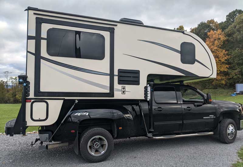 2008 GMC 3500 and Palomino HS-2902