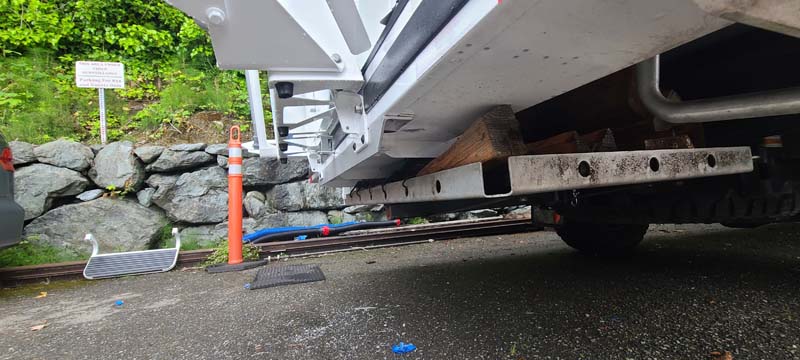 Fox Landing Installation On A Lance Extra Aluminum Angle