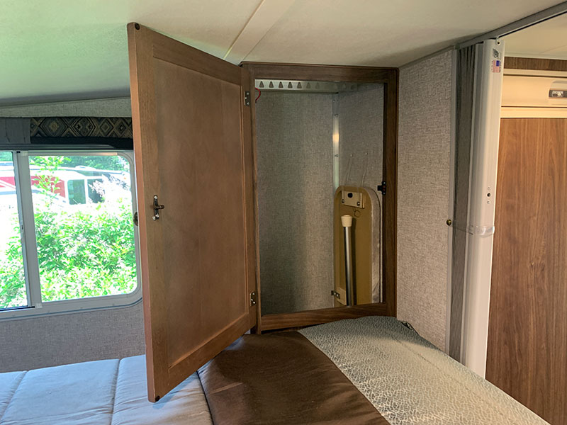 Wolf Creek 850 Cabover Closet