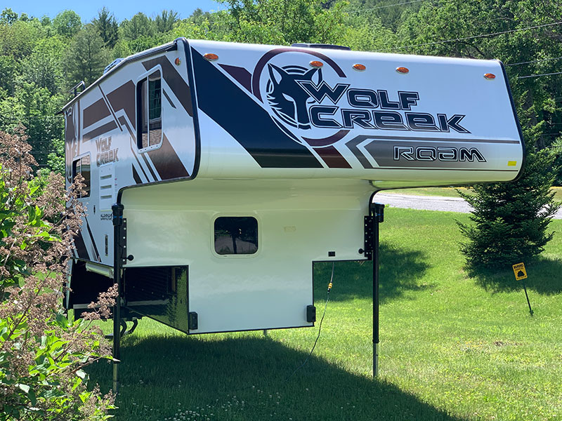 Wolf Creek 850 Exterior