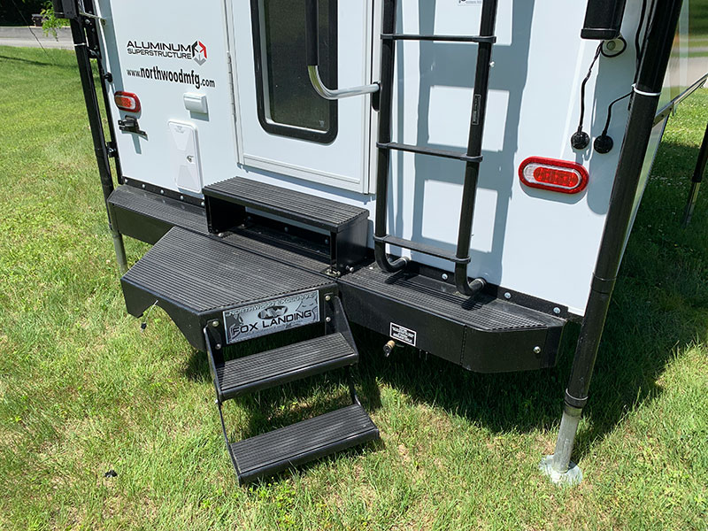 Wolf Creek 850 Fox Landing Camper Step System