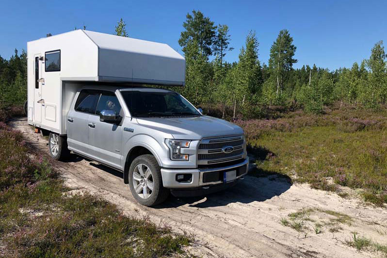 DIY Demountable Flatbed Camper Dirt Road