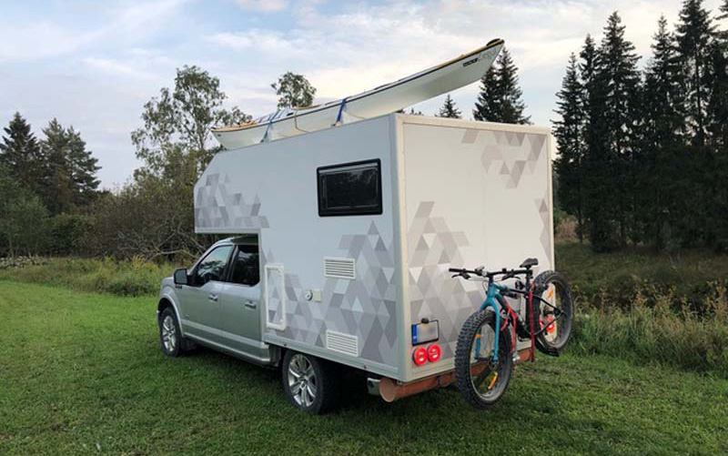 DIY Demountable Camper With Graphics