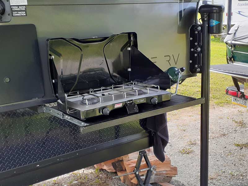 Pull Out Exterior Shelves With Grill