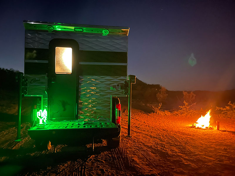 Yellowstone Capri Neon Cactus Camping