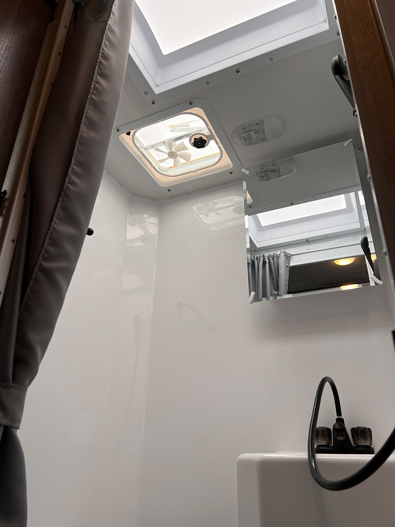 Lance 960 Bathroom Wide Upper Area