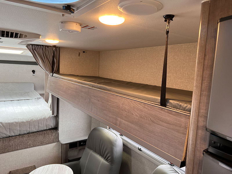 Lance 960 Dinette Upper Cabinets 3