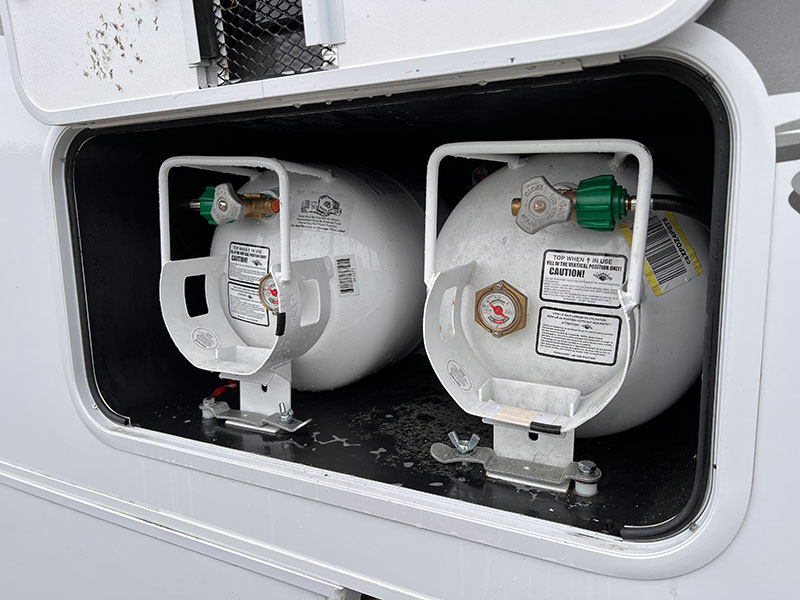 Lance 960 Dual Horizontal Propane Tanks
