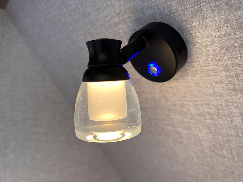Lance 960 INT Cabover Reading Lights