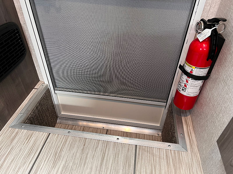 Lance 960 Inside Door Well
