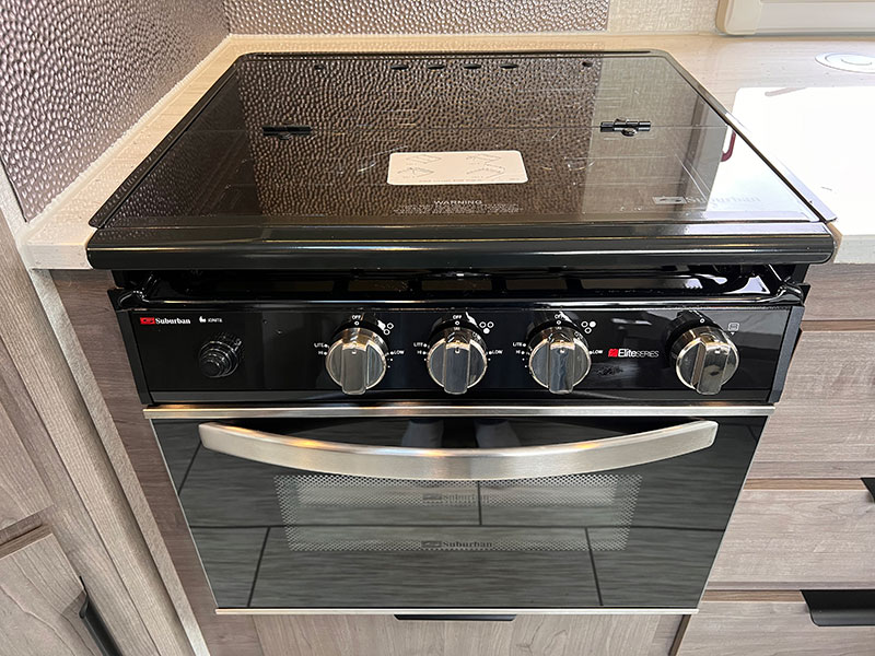 Lance 960 Kitchen Cooktop And Oven Closed