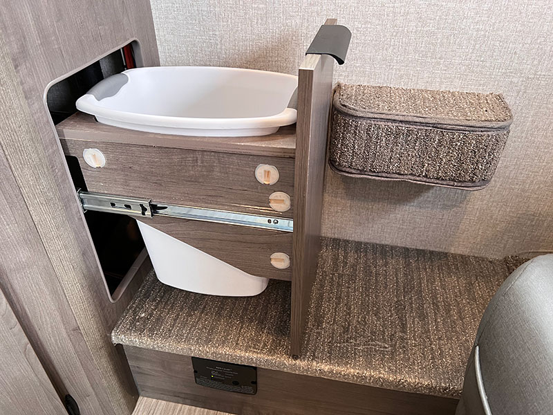Lance 960 Kitchen Trash Can