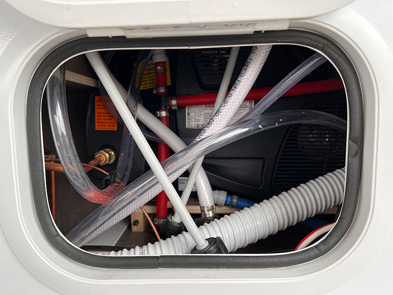 Lance 960 Look Inside Access