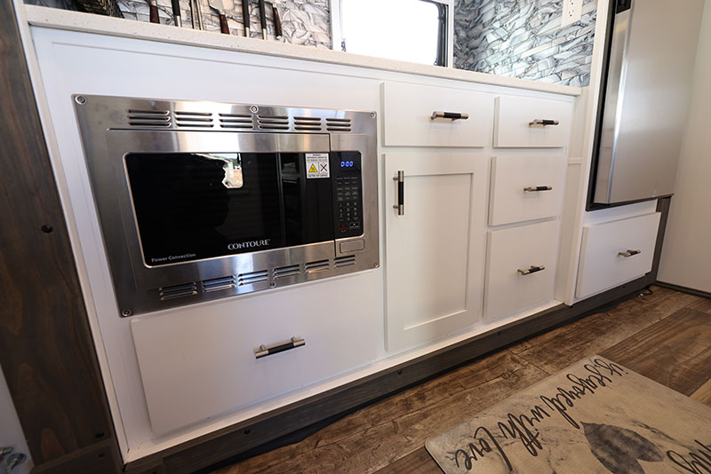 Rugged Mountain Denali 3S Kitchen Microwave