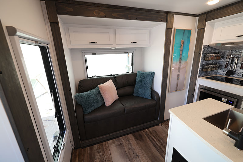Rugged Mountain Denali 3S Rear Sofa Slide