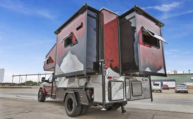 Rugged Mountain Denali 3S Rear Wall Slides Out
