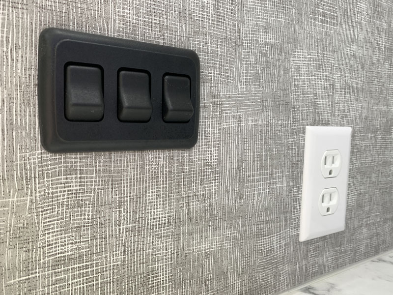 Soaring Eagle Adlar 6.5 Switches And Outlet