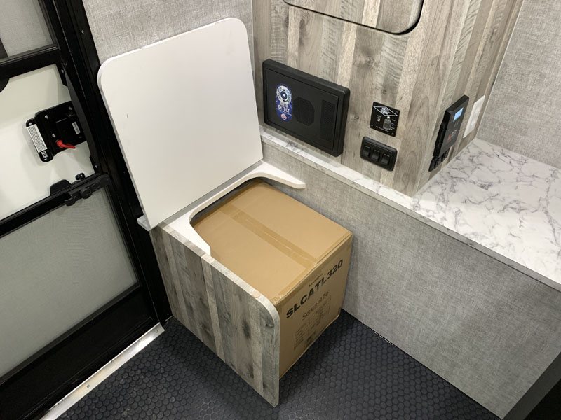 Soaring Eagle Adlar 6.5XL Toilet Open