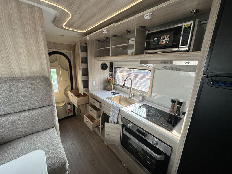 Cirrus 920 Kitchen Wide