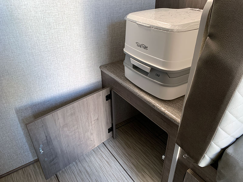 Lance 805 Porta Potti On Step