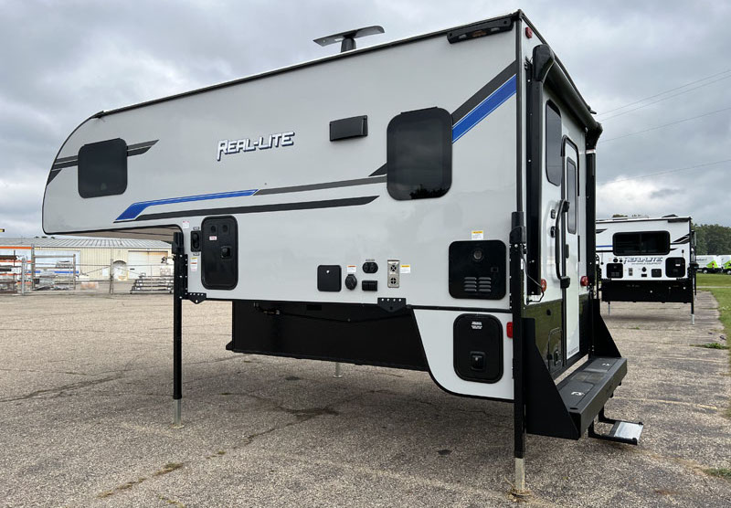 Palomino HS 3210 Exterior
