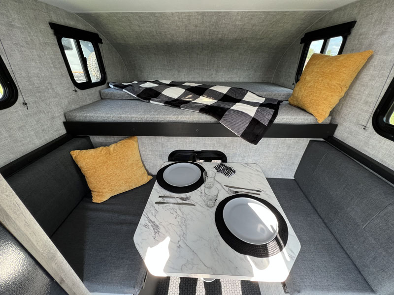 Soaring Eagle Adlar 5 Dinette And Bed
