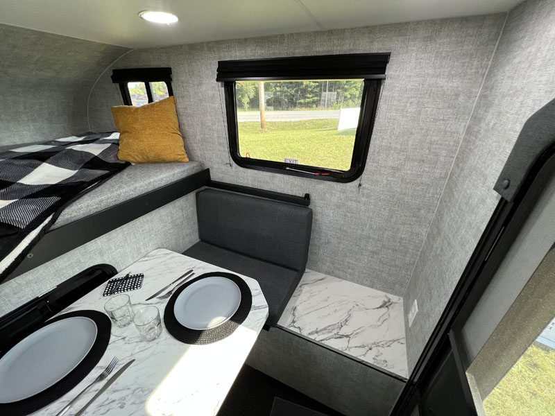 Soaring Eagle Adlar 5 Interior Passenger Side