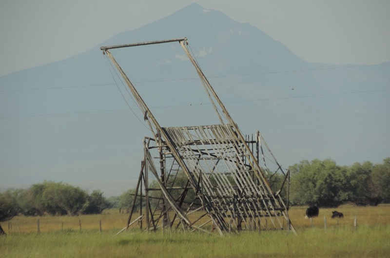 Structure On Ends Of Town Wisdom Montana